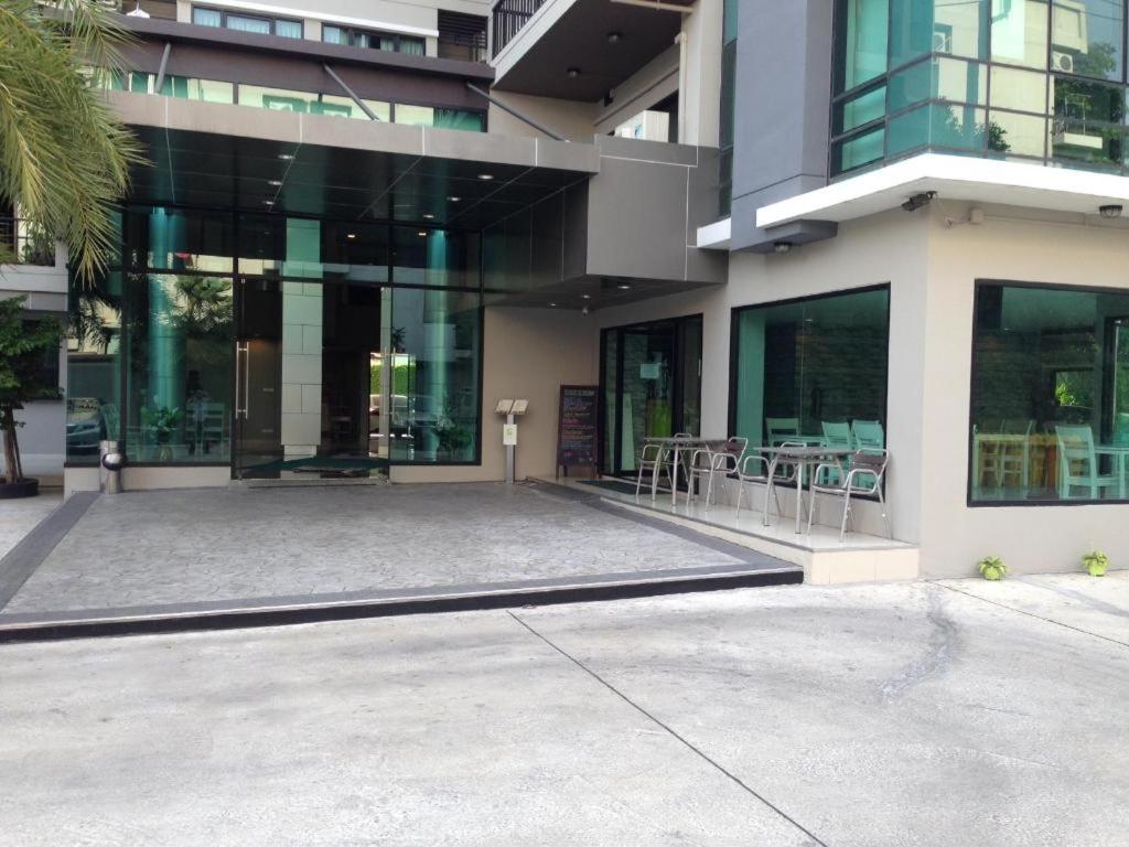 Ipremium Sukhumvit 81 Hotel Bangkok Exterior photo