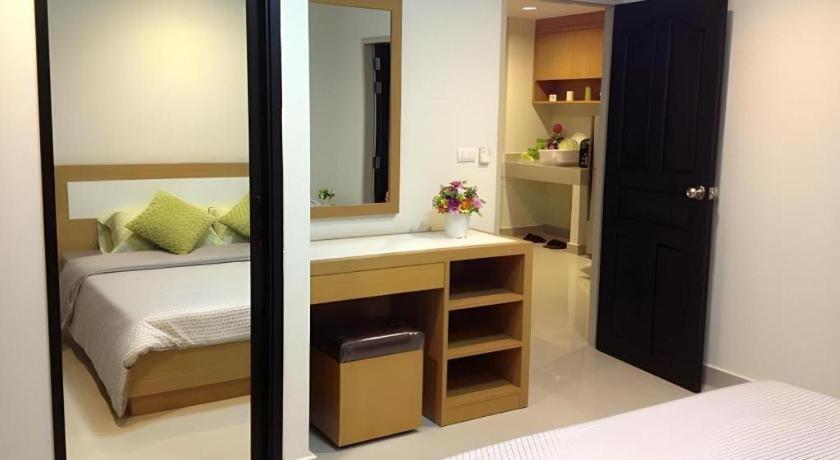 Ipremium Sukhumvit 81 Hotel Bangkok Exterior photo